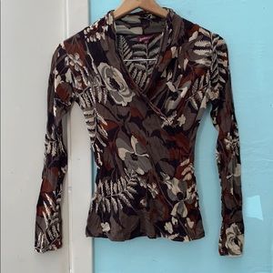 Salaam Medium V-Nexk Floral Long Sleeve Shirt